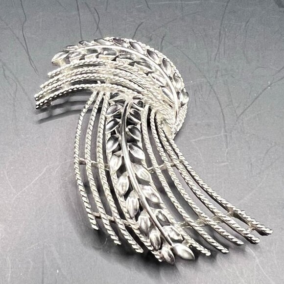 Vintage Lisner Signed Wheat Leaf Weave Twist Brooch Pin Jewelry Silver Tone - Picture 3 of 5
